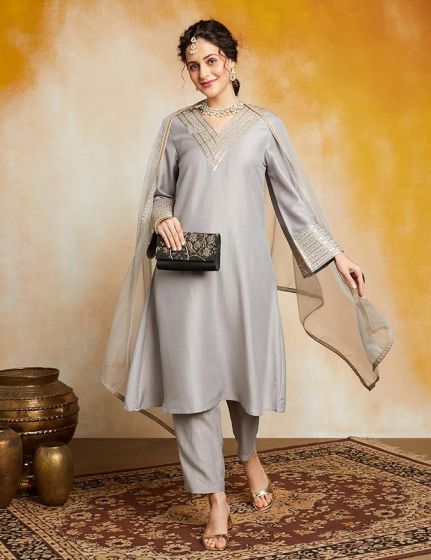 Women's Embroidered Pakistani Suit Set with Organza Dupatta